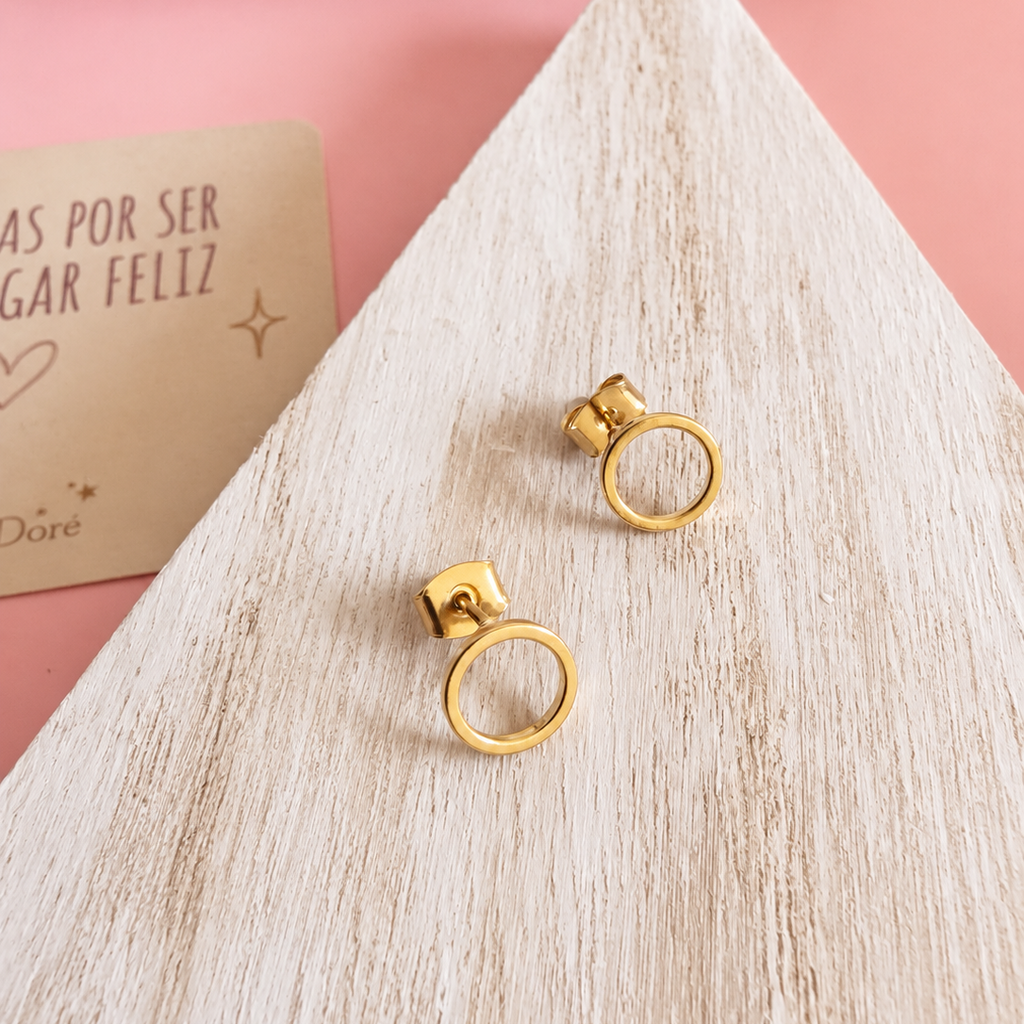 Pendiente círculos de acero con baño de oro de 0,8 cm