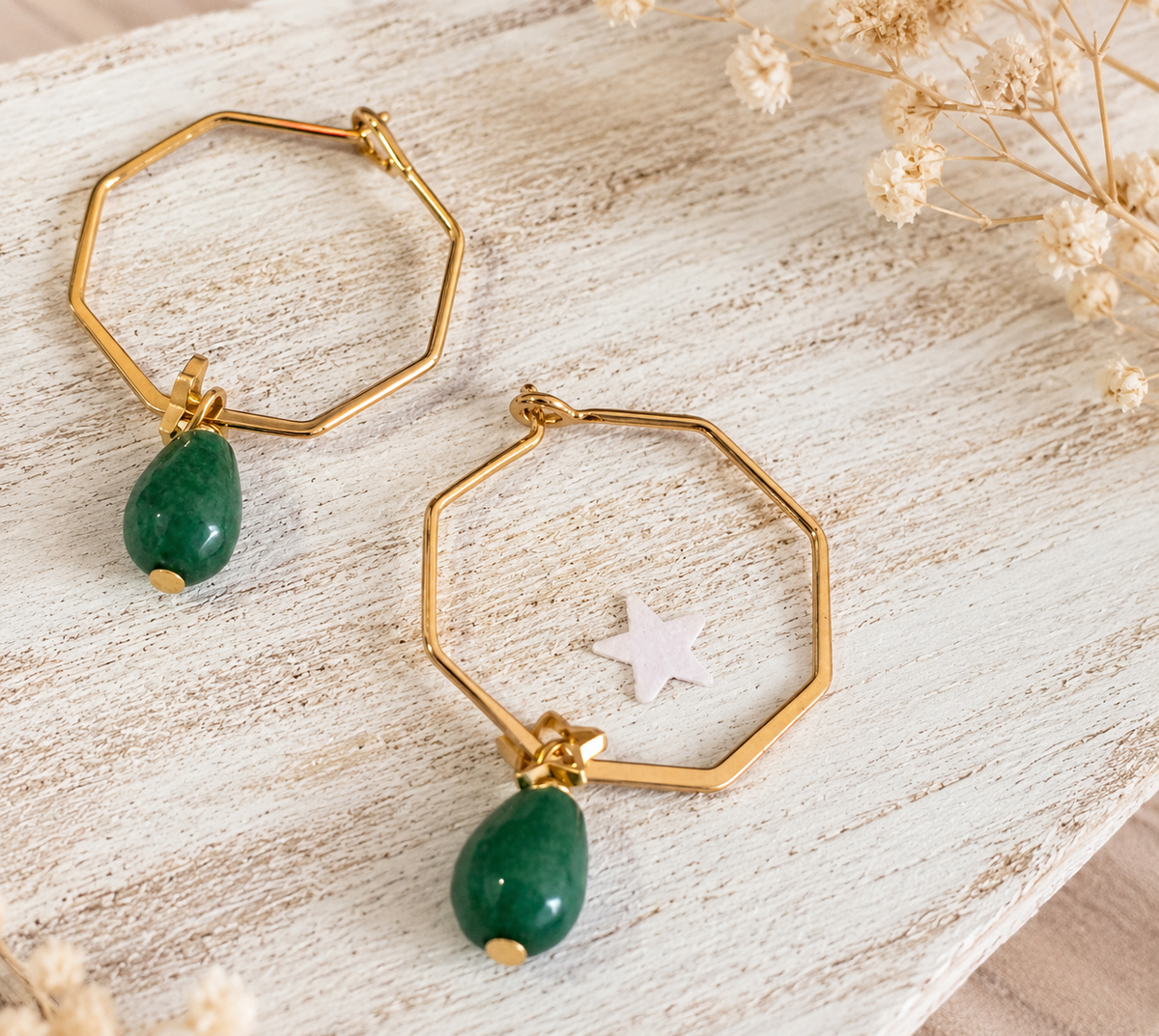 Detalle de aros rombo mineral verde