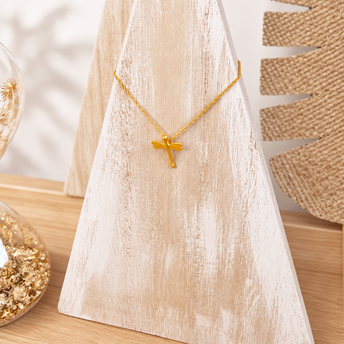 Collar libélula mini con baño de oro