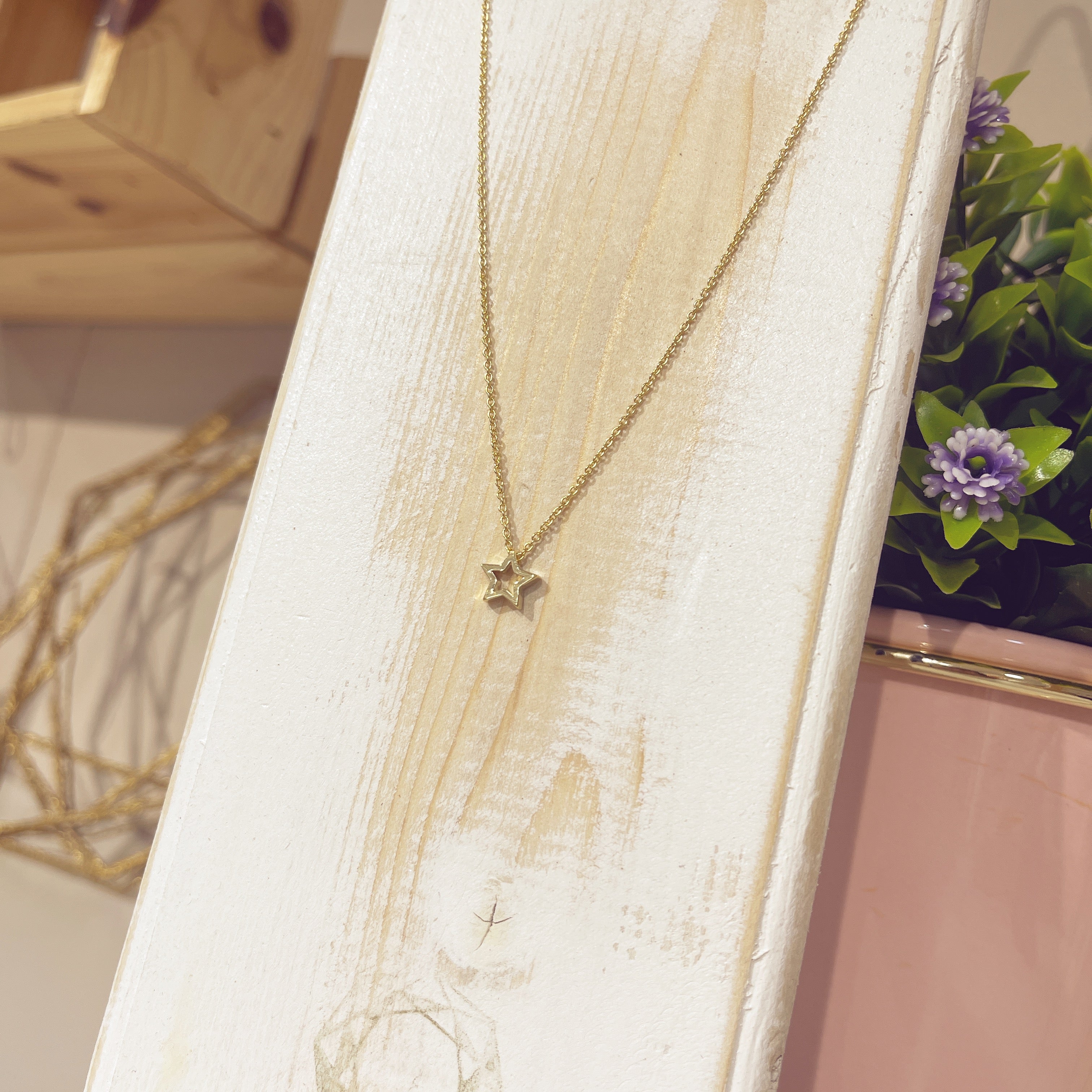 Collar Estrella Nova pequeña dorada