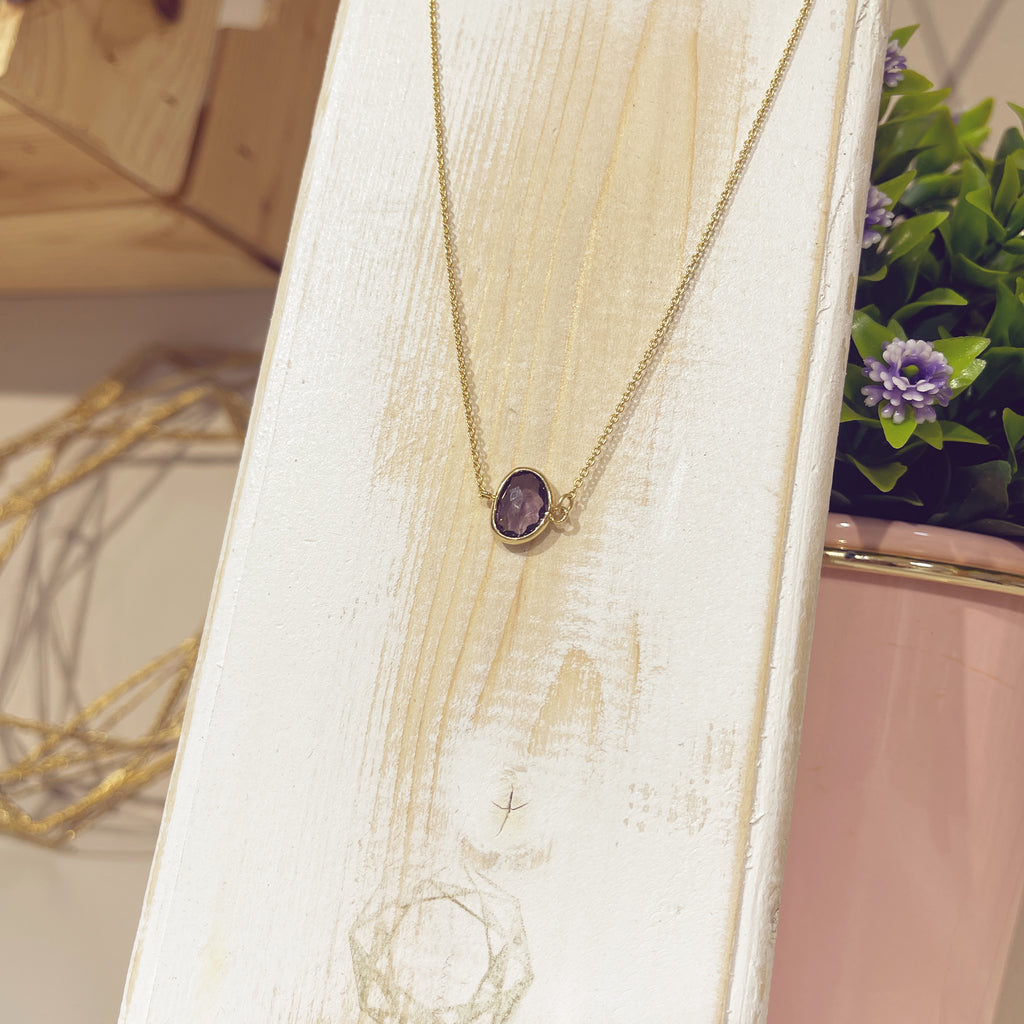 Collar piedra doblada gris