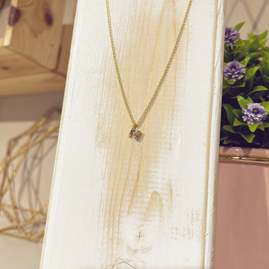 Collar Letra N con circonitas de colores